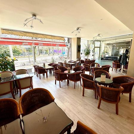Hotel Cosmos Русе Екстер'єр фото