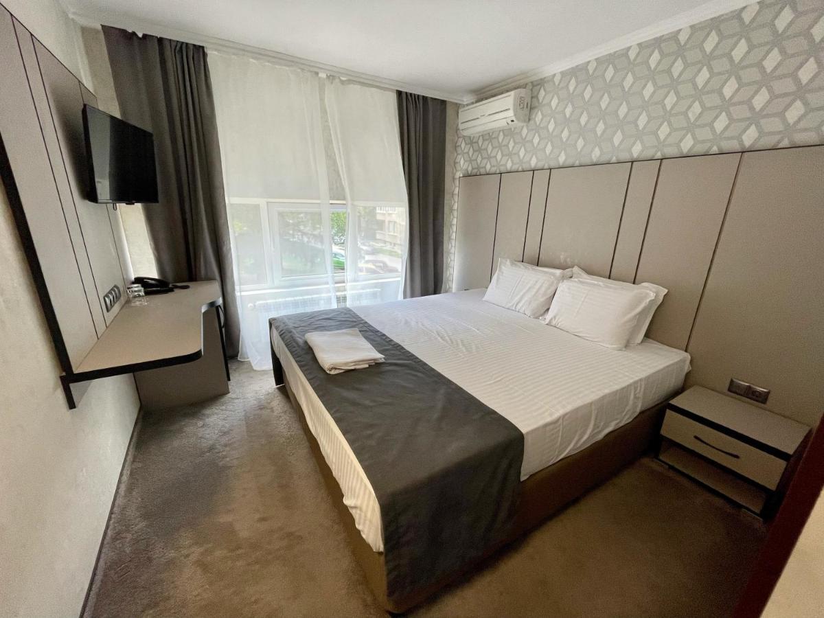 Hotel Cosmos Русе Екстер'єр фото