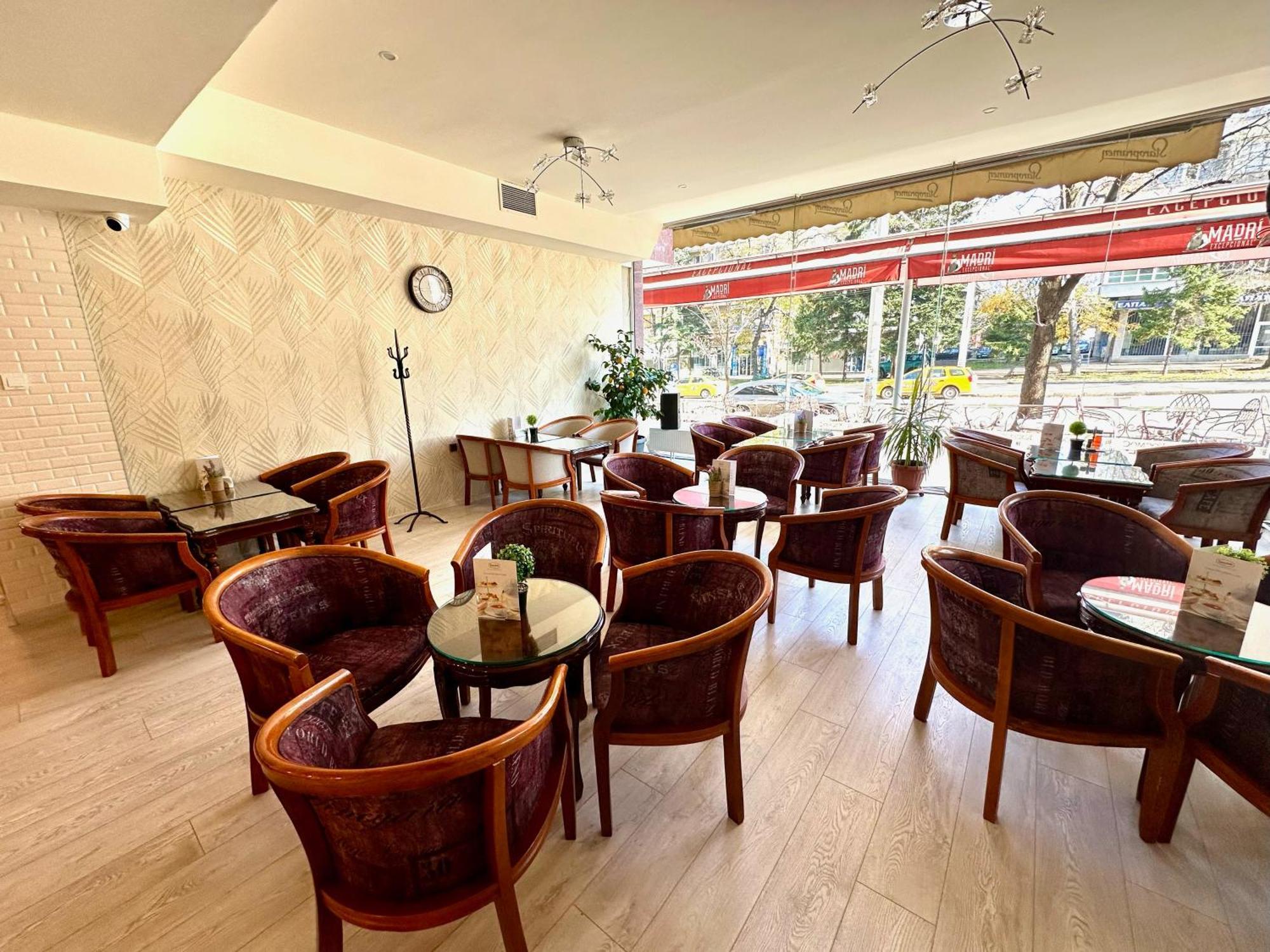 Hotel Cosmos Русе Екстер'єр фото