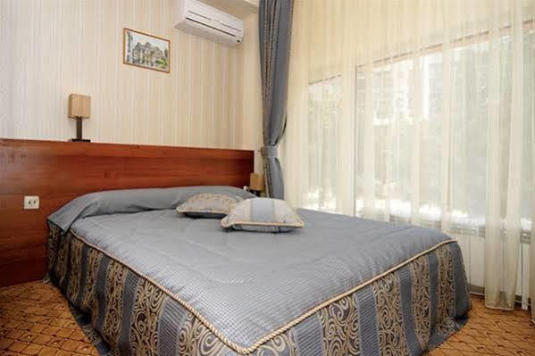 Hotel Cosmos Русе Екстер'єр фото